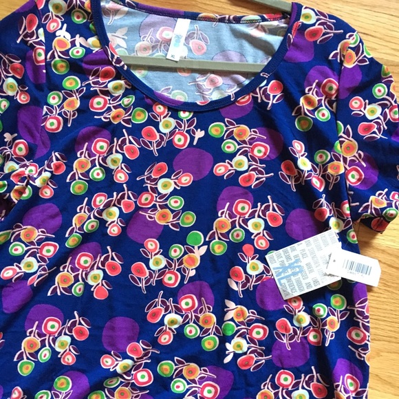 LuLaRoe classic tee NWT - Picture 1 of 1